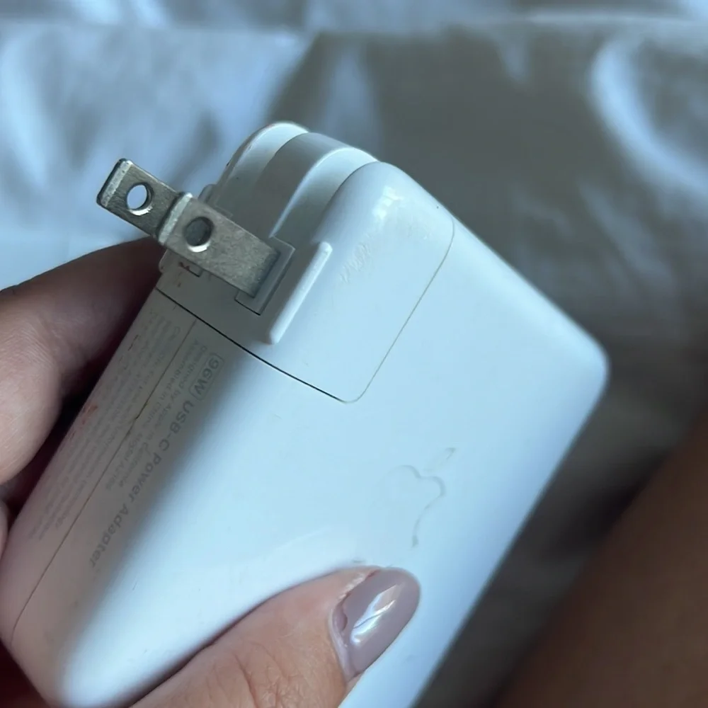 Apple USB-C Power Adapter 61W for MacBook